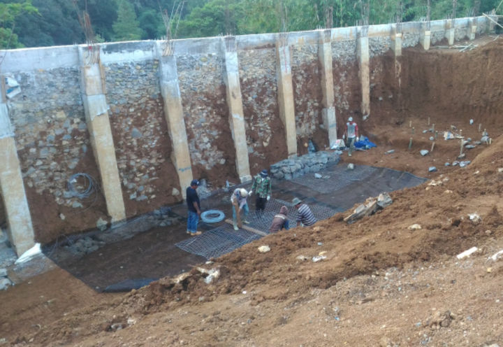 Installation of first layer of Terramesh and MacGrid WG