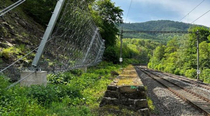Rockfall barriers placed along vulnerable sections of the railway