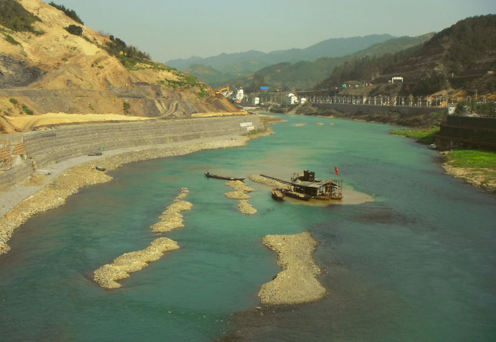 贵州剑河清水江生态护岸工程_2