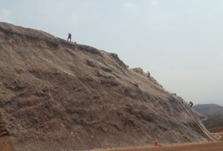 REVESTIMIENTO DE TALUD-HOLCIM_2