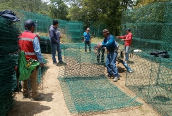 MANTENIMIENTO A CAMINOS EN FALDAS DE VOLCÁN_1