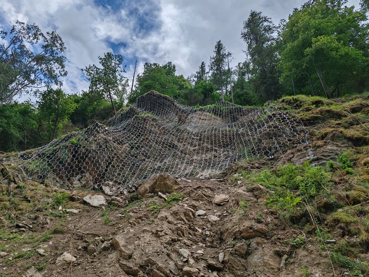 Confortement du glissement rocheux de la piste de Louch, Isola, 06