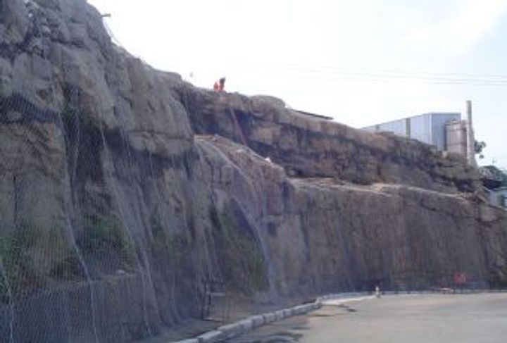 REVESTIMIENTO DE TALUD ROCOSO_4