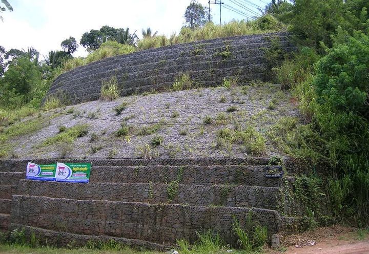 Retaining wall (2)
