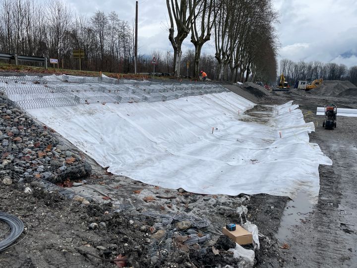 Vue du géotextile de filtration/séparation Maccaferri TEX 40.1 certifié Asqual