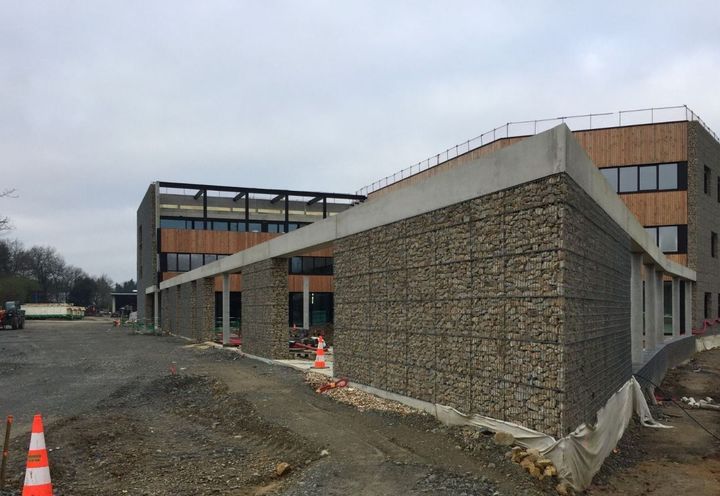CONSTRUCTION OF THE HEAD OFFICE - CHARIER_1