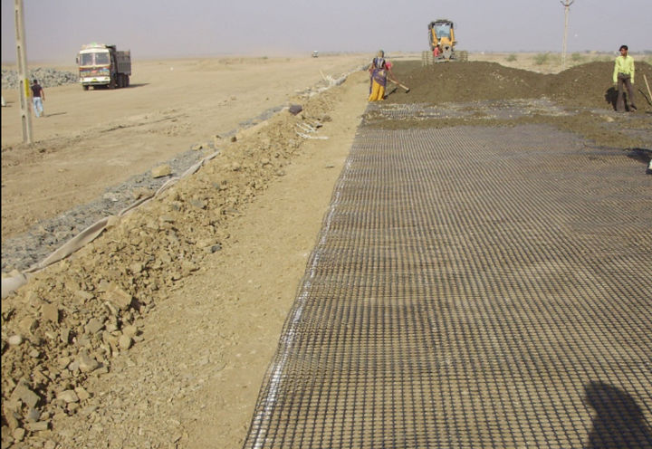 Photo 4: Laying of MacGrid®  EG