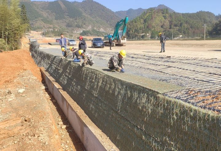 浙江：常山县辉埠至何家公路复合加筋格宾挡墙项目_0