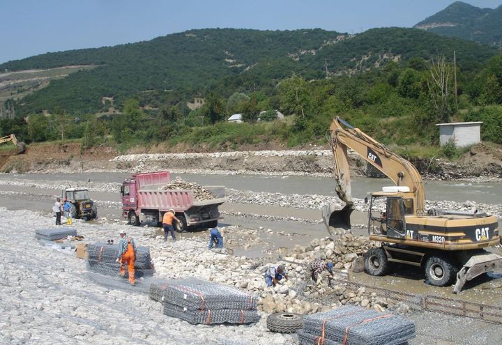 ΕΡΓΑΣΙΕΣ ΔΙΑΜΟΡΦΩΣΗΣ ΚΟΙΤΗΣ ΜΕ ΧΡΗΣΗ ΣΥΡΜΑΤΟΚΙΒΩΤΙΩΝ