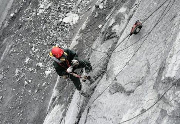 SISTEMA CONTRA CAÍDA DE ROCAS ANTAMINA FASE 8S_3