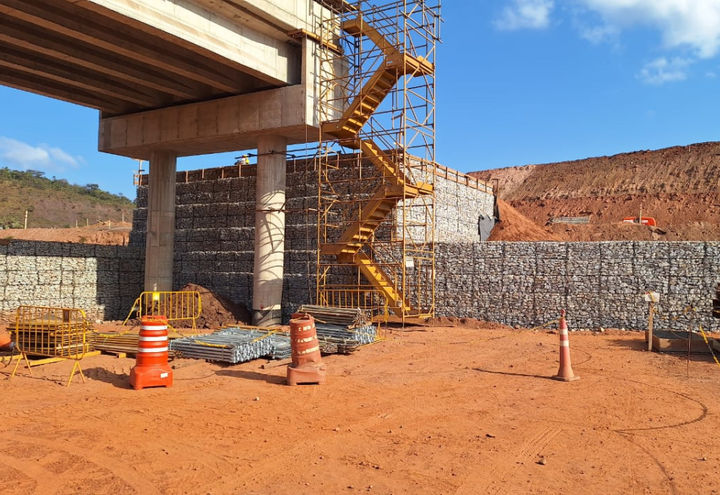 VIADUTO PERA FERROVIÁRIA DE CARREGAMENTO - CDA_6.png