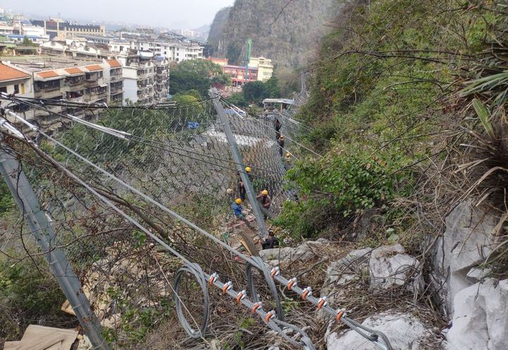 桂林市市区26座山落石灾害防护工程_2