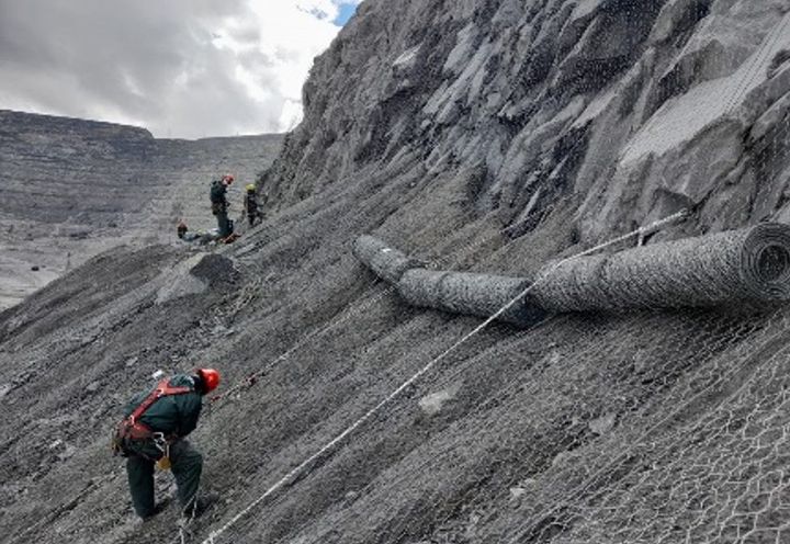 SISTEMA CONTRA CAÍDA DE ROCAS ANTAMINA FASE 8S2