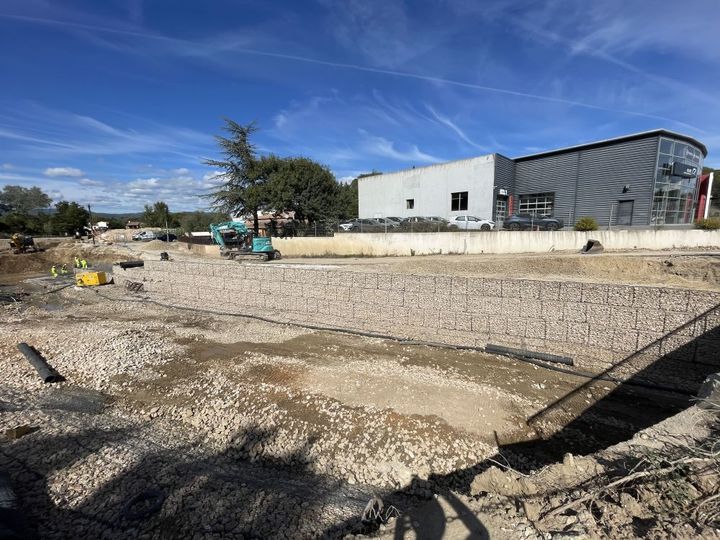 Mur poids en gabions double torsion