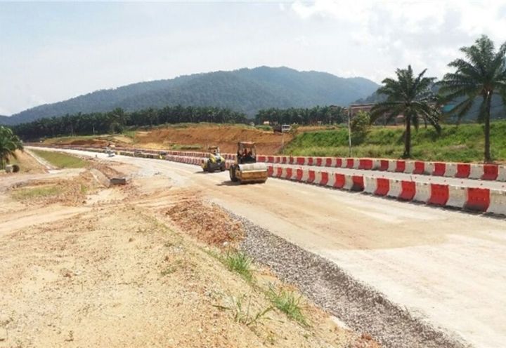 ROAD UPGRADE AT JALAN TANGKAK, MUAR, JOHOR,  MALAYSIA_2