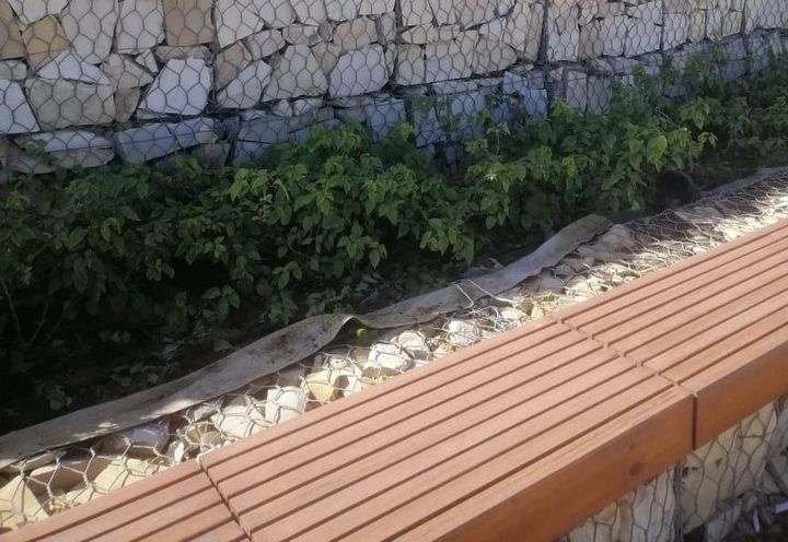 Close view of the Terramesh MSE wall with bench