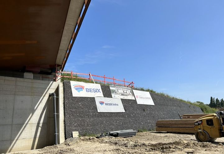 Bridge abutment detail