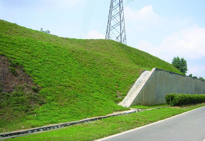 SLOPE EROSION CONTROL AT SHAH ALAM, SELANGOR, MALAYSIA_1