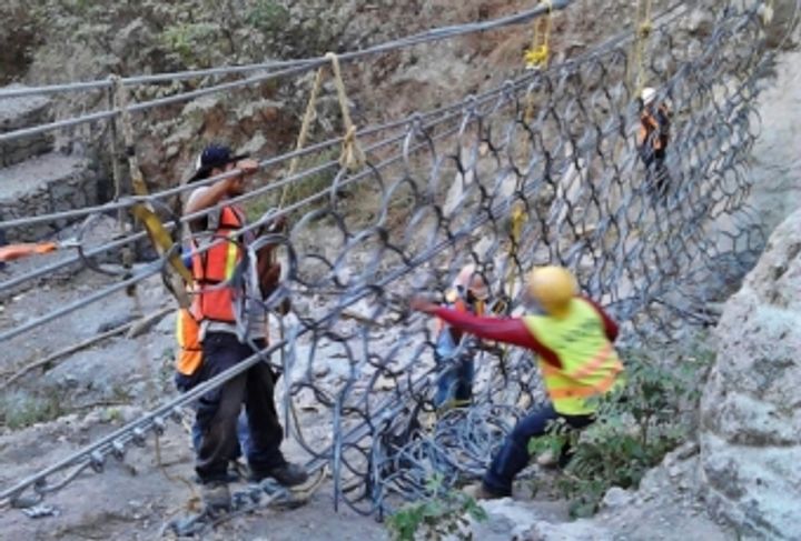 BARRERAS FLEXIBLES PARA LA AUTOPISTA DEL SOL_3