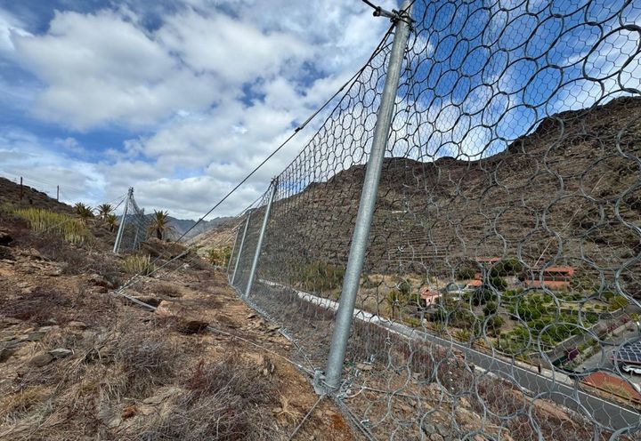 Vista de las barreras y la vía