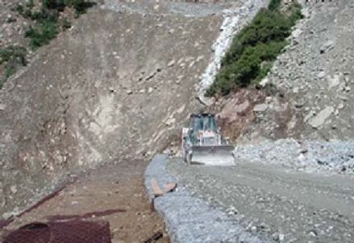 Τοποθέτηση υλικού επίχωσης & συμπύκνωση στο γεώπλεγμα ParaLink