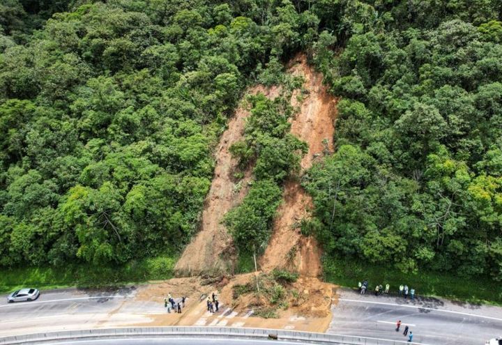 OBRA EMERGENCIAL DESLIZAMENTO BR-277 KM 39+900_1.jpeg