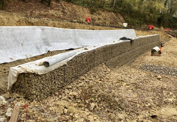 Pendant les travaux - réalisation du remblai renforcé en TerraMesh