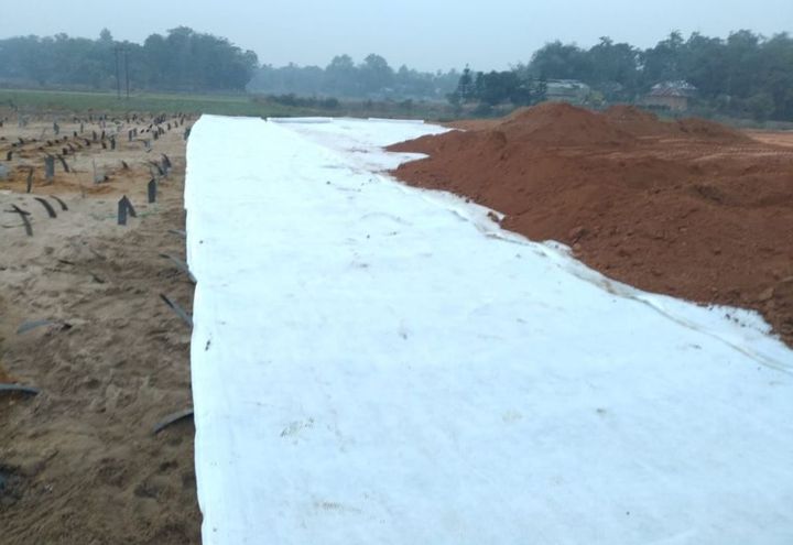 Laying of MacDrain V as drainage layer