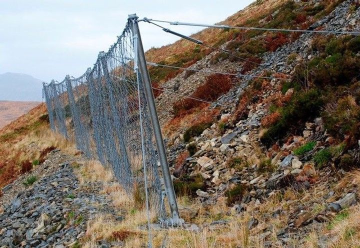 Dynamic barrier condition in 2014 (view N) after 5 years on site