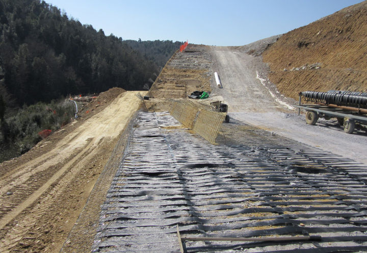 Fasi di montaggio Terramesh e geogriglie Paralink
