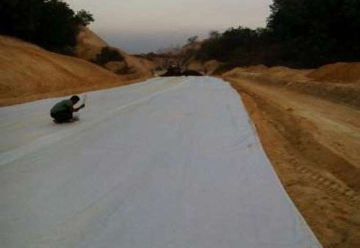 Photo 2: Laying of MacTex W1
