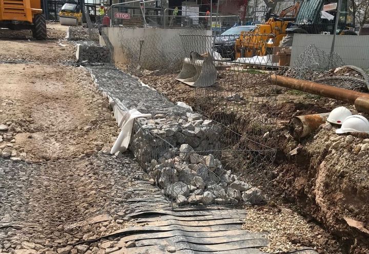 ParaLink® being laid as basal reinforcement over CMCs