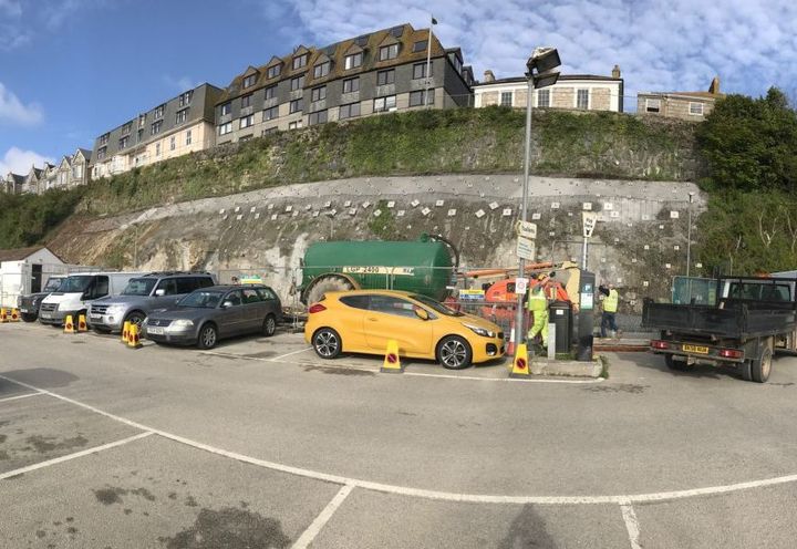 Full view of the Steelgrid HR rockfall drapery system