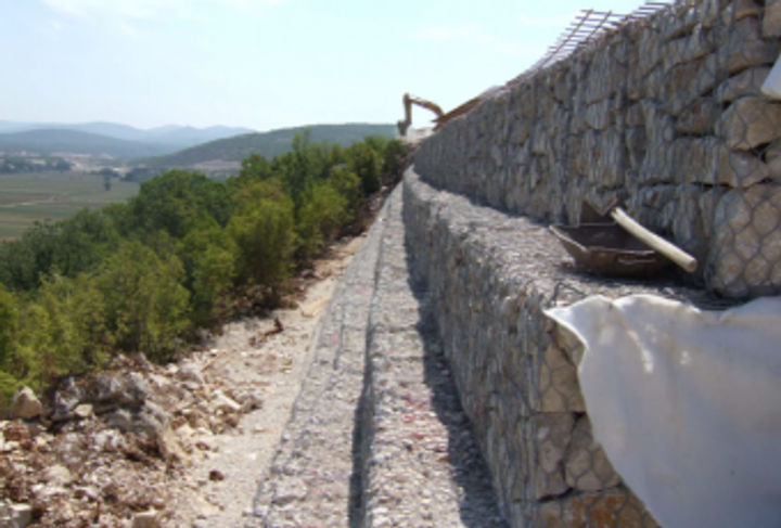 MOTORWAY SPLIT-PLOCE, RETAINING WALL STRUCTURE_0