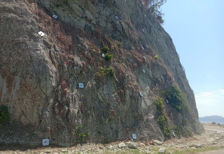 ROCKFALL MITIGATION (NETTING) AT PRESERVASI JALAN AEGELA - BATAS K_3