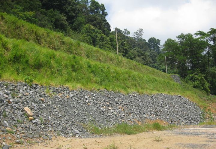 REINFORCED SOIL SLOPE AT MARAN, PAHANG, MALAYSIA_1