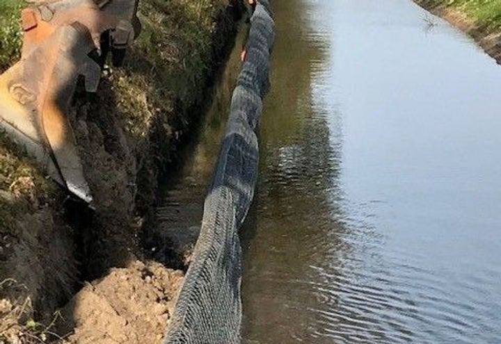 DT Netting as vertical barrier