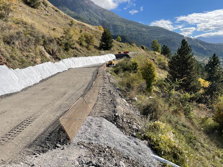 Mise en place de la solution avec géocomposite de drainage MacDrain à l'arrière