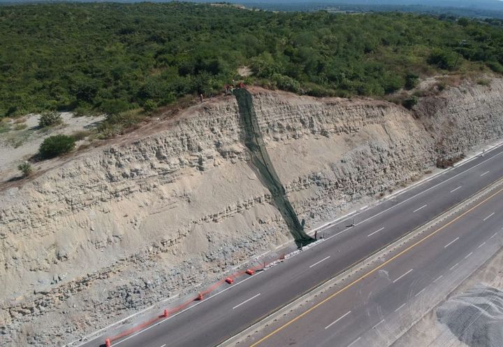 MODERNIZACION DE LA CARR. PORTEZUELOS-CD. VALLES_0