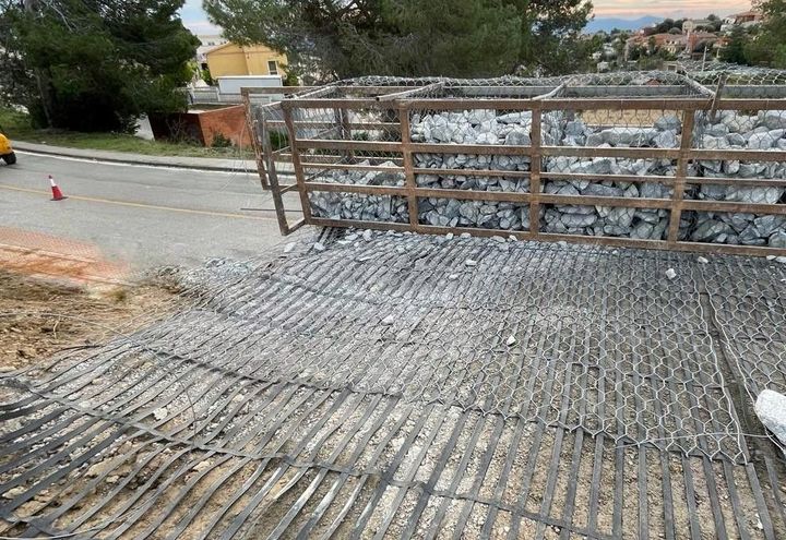 Refuerzo híbrido con cola metálica y ParaGrid