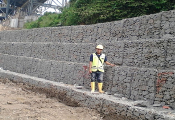 Riverbank lining using a Gabion Wall