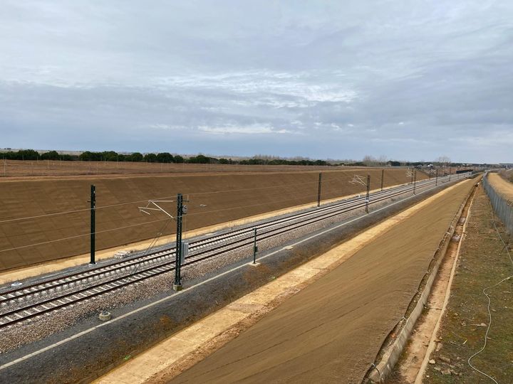 Vista de la membrana en coronación del talud