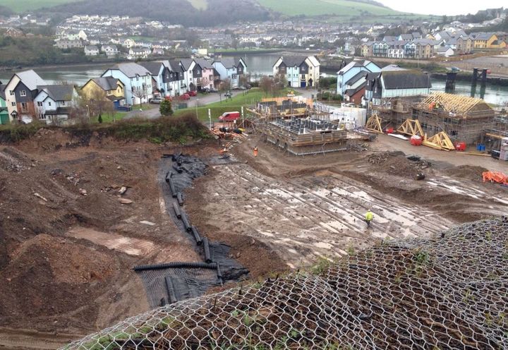 Housing construction phase starting over the ParaLink® load transfer platform