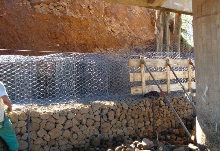 PROTECCIÓN DE MÁRGEN - PUENTE SOBRE RÍO MACACO_3