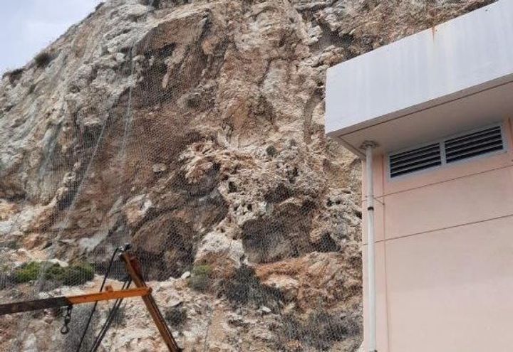ΕΡΓΑΣΙΕΣ ΤΟΠΟΘΕΤΗΣΗΣ ΠΛΕΓΜΑΤΟΣ  STEELGRID MO-300