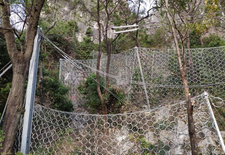 桂林市市区26座山落石灾害防护工程_1