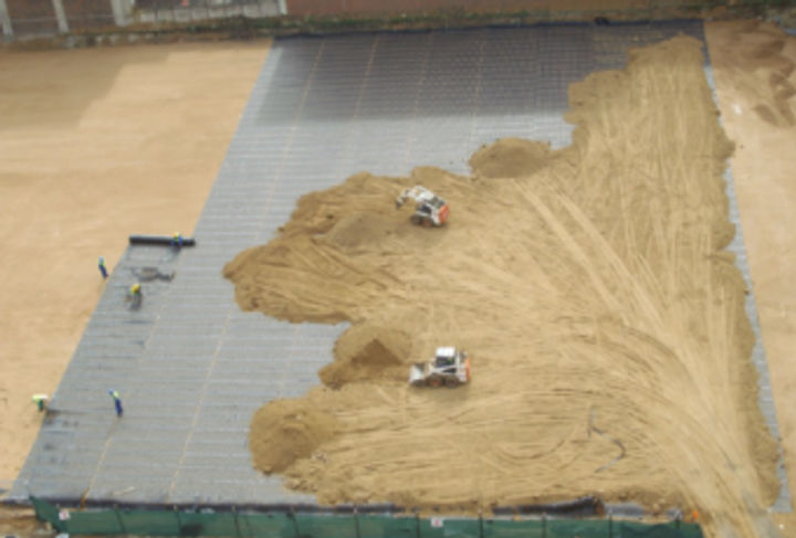 The contractor laid and covered uo to 5000sqm of Paralink™ per day and was only