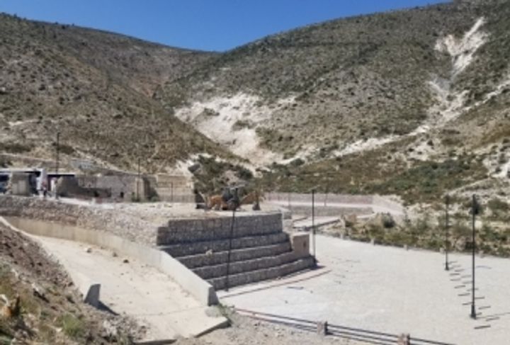 ESTACIONAMIENTO EN PUEBLO MAGICO REAL DE CATORCE_4
