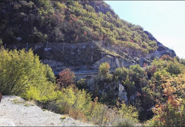 Vista delle barriere paramassi installate