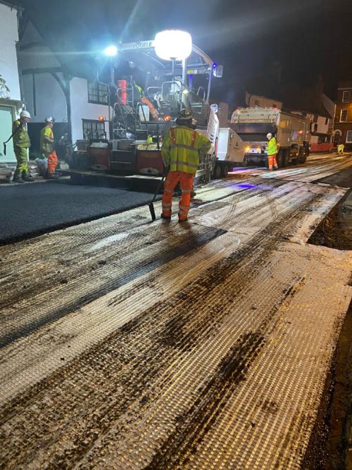 Asphalt Reinforcement in Henley-on-Thames Extending Pavement Life on New Street with Mactex C7 10s